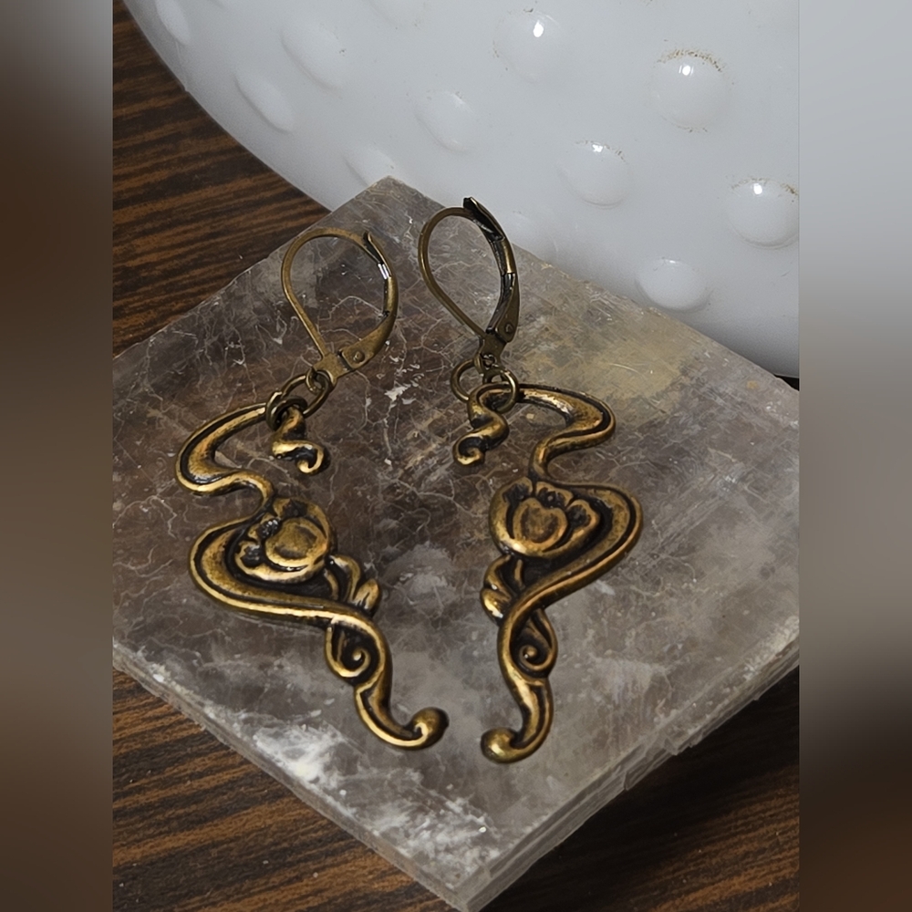 HANDMADE Antique Brass Art Nouveau Style Pierced Dangle Earrings with Leverbacks - Picture 5 of 6